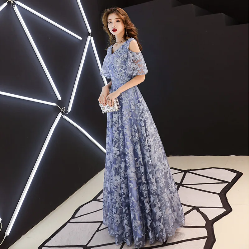 Gray Blue Chinese Oriental V-Neck Full Length Wedding Women Sexy Cheongsam Evening Dress Elegant Princess Dresses Modern Qipao
Gray Blue Chinese Oriental V-Neck Full Length Wedding Women Sexy Cheongsam Evening Dress Elegant Princess Dresses Modern Qipao