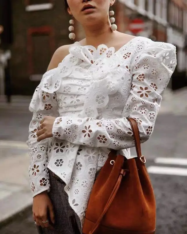 Autumn Sexy Long Sleeve Ruffles Irregular White Hollow Out Lace Blouses Womens High Quality Self Portrait Tops 2018
Autumn Sexy Long Sleeve Ruffles Irregular White Hollow Out Lace Blouses Womens High Quality Self Portrait Tops 2018
