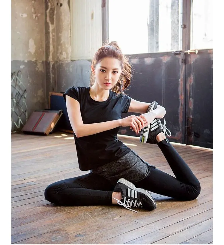 Lycra cotton breathable sweat absorbing fitness sports dance weight loss square dance set yoga suits workout clothes
Lycra cotton breathable sweat absorbing fitness sports dance weight loss square dance set yoga suits workout clothes