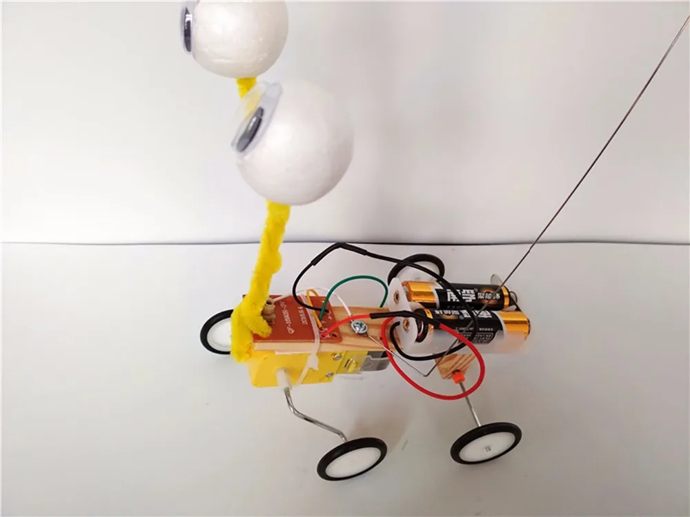 2019 Toy DIY Children Science Experiment Toy Remote Control Robot Reptile Model Kit Electric Invention Kid Creative Educational
2019 Toy DIY Children Science Experiment Toy Remote Control Robot Reptile Model Kit Electric Invention Kid Creative Educational