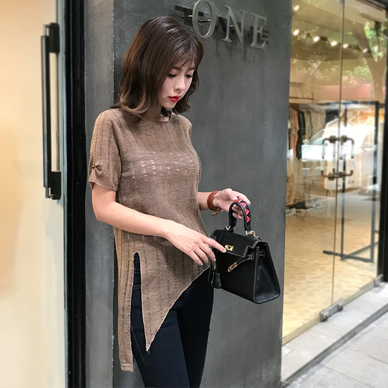 2019 Korean spring and summer students new irregular semi-transparent thin knit sweater in the long paragraph relaxed
2019 Korean spring and summer students new irregular semi-transparent thin knit sweater in the long paragraph relaxed