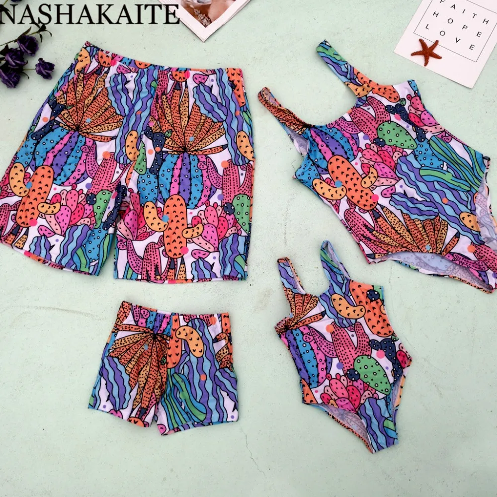 NASHAKAITE Mother and Daughter Swimsuit Cactus Print 2019 Swimwear Mom and Daughter Matching Swimsuit Men Boys Beach Shorts
NASHAKAITE Mother and Daughter Swimsuit Cactus Print 2019 Swimwear Mom and Daughter Matching Swimsuit Men Boys Beach Shorts