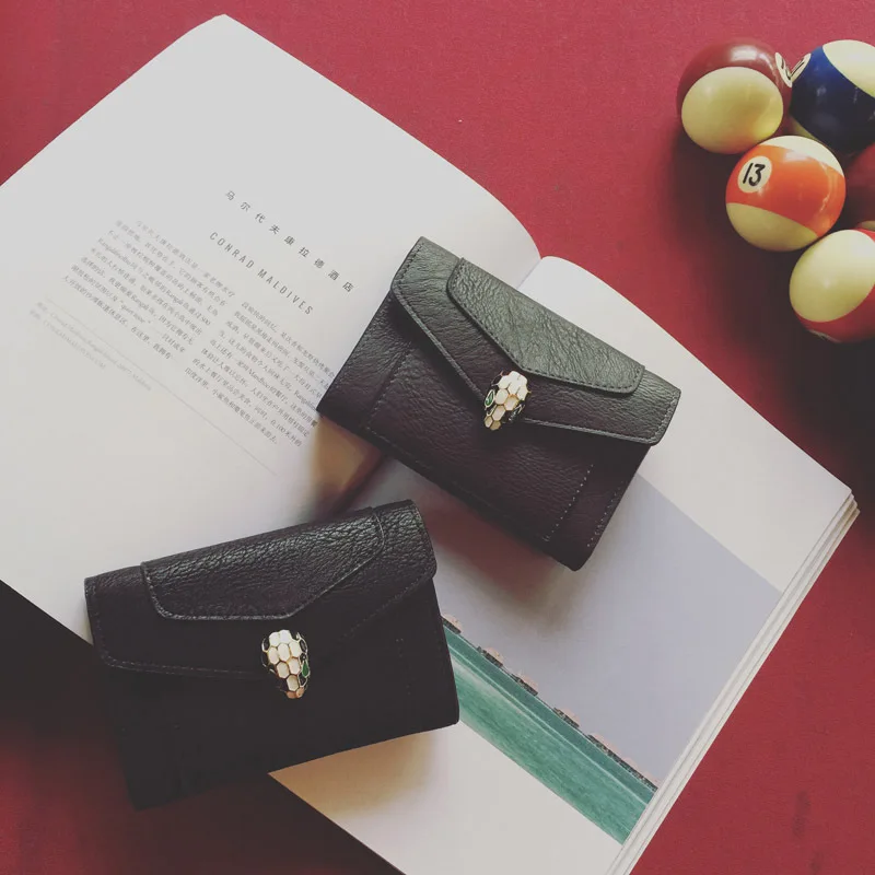 2018 Women Short Purse Wallets Fashion Clutch Purses Coin Purses Beautiful Women's Hasp Card Holder STG512
2018 Women Short Purse Wallets Fashion Clutch Purses Coin Purses Beautiful Women's Hasp Card Holder STG512
