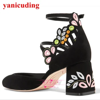High Heel Colorful Flower Petal Embroidered Women Pumps Band Buckle Shoes Wedding Party Dress Runway Star Shoes Luxury Brand
High Heel Colorful Flower Petal Embroidered Women Pumps Band Buckle Shoes Wedding Party Dress Runway Star Shoes Luxury Brand