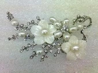 Real white Pearl Silver Crystal Shell Flower Brooch Wonderful Nobility Fine Wedding Jewelry Lucky Women's
Real white Pearl Silver Crystal Shell Flower Brooch Wonderful Nobility Fine Wedding Jewelry Lucky Women's