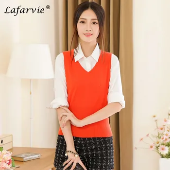 Lafarvie Cashmere Blended Knitted Vest Sweater Women Tops Autumn Spring V-Neck Sleeveless Fashion Female Knitwear Jumper Pull
Lafarvie Cashmere Blended Knitted Vest Sweater Women Tops Autumn Spring V-Neck Sleeveless Fashion Female Knitwear Jumper Pull