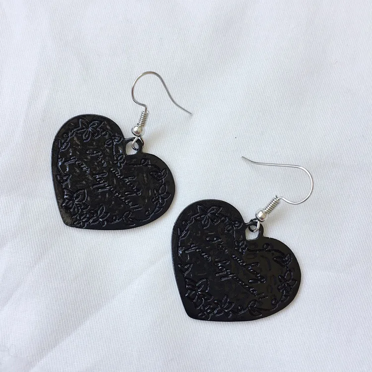 Lady Wholesale Earrings New Punk Retro Fashion Earrings Printing Letters Love Copper Love Wild Earrings
Lady Wholesale Earrings New Punk Retro Fashion Earrings Printing Letters Love Copper Love Wild Earrings
