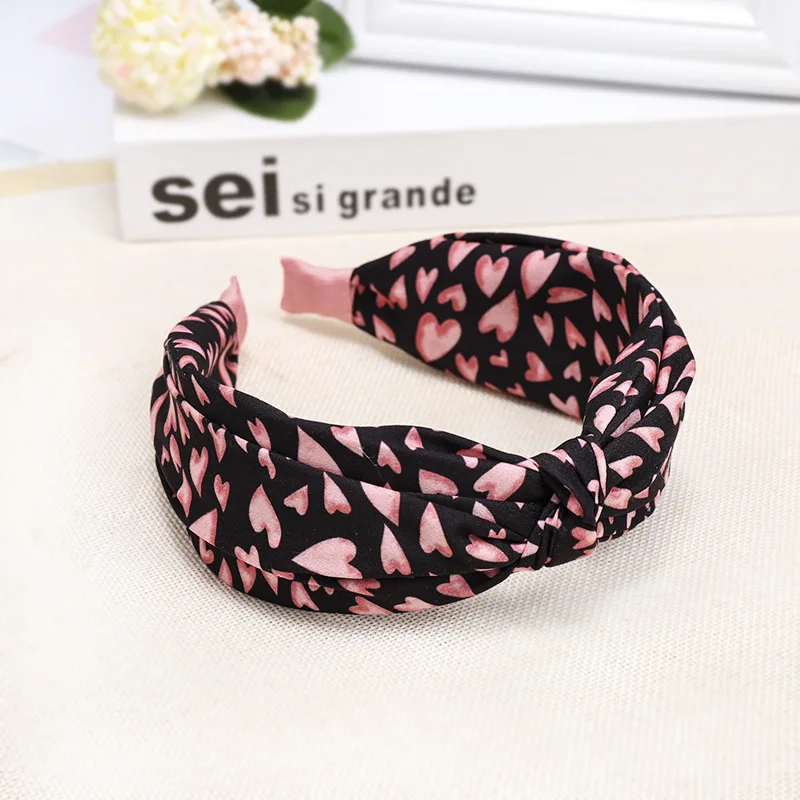 Korean Fashion Headband Dot Love Colorful Print Headdress New Wave Point Headband Hair Accessories Hair Hoop
Korean Fashion Headband Dot Love Colorful Print Headdress New Wave Point Headband Hair Accessories Hair Hoop
