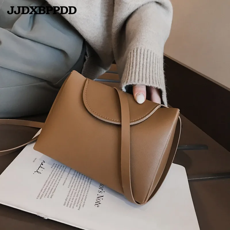 Women PU leather Handbag Flap Bags Crossbody Shoulder Messenger Bag Female Top-Handle Women Fashion small bags Female Designer
Women PU leather Handbag Flap Bags Crossbody Shoulder Messenger Bag Female Top-Handle Women Fashion small bags Female Designer