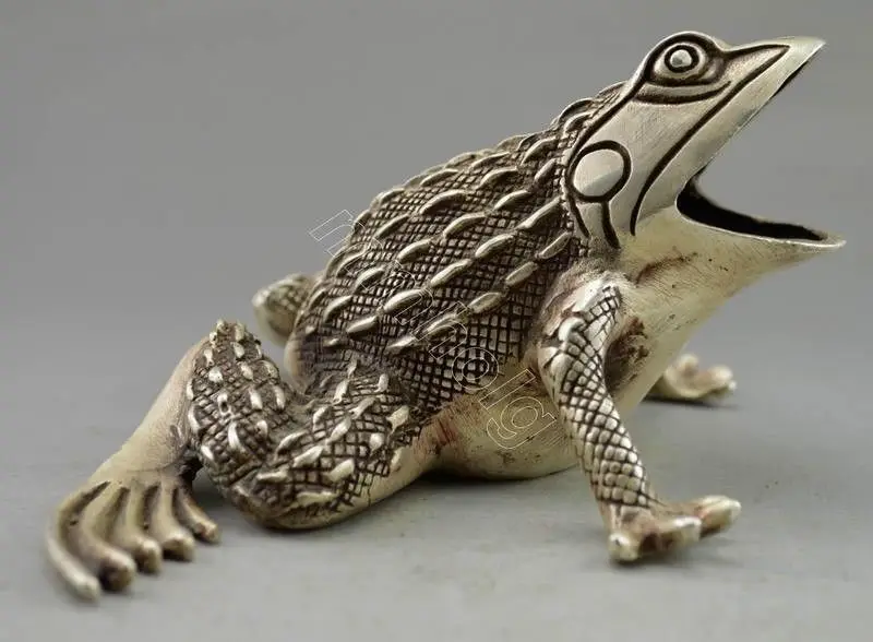 

Collectible Decorated Old Handwork Tibet Silver Carved Frog Statue 17.7cm Garden Decoration 100% real Tibetan Silver Brass