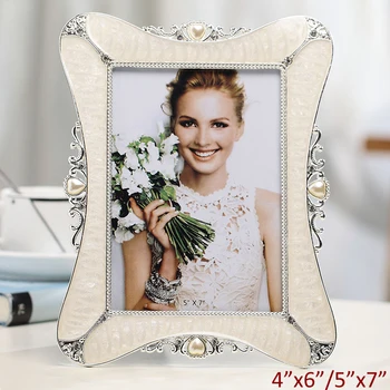 European Vintage Silver White Antique Brass Blue Green Red Hand Painted with Heart Pearls Jeweled Tabletop Metal Picture Frame
European Vintage Silver White Antique Brass Blue Green Red Hand Painted with Heart Pearls Jeweled Tabletop Metal Picture Frame