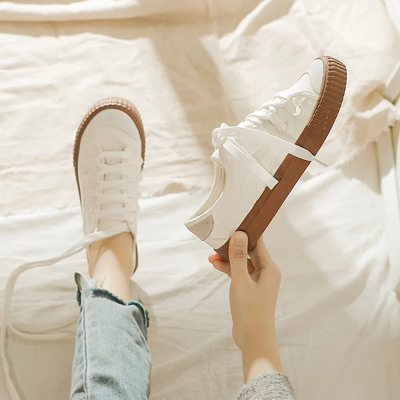Women White Shoes 2019 Summer Fashion Flat Canvas Ladies Casual Sneakers Retro Original Breathable Comfortable Female Footwear
Women White Shoes 2019 Summer Fashion Flat Canvas Ladies Casual Sneakers Retro Original Breathable Comfortable Female Footwear