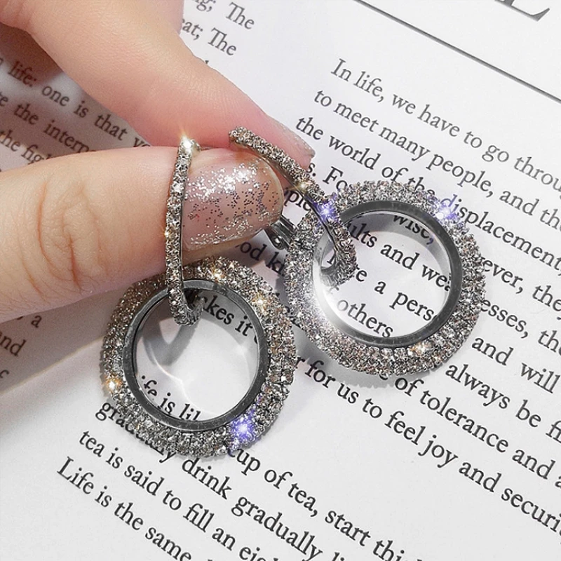 Women Fashion Luxury Shiny Jewelry Crystal Full Rhinestone Big Circle Double Round Link Long Drop Earrings For Long Pendientes
Women Fashion Luxury Shiny Jewelry Crystal Full Rhinestone Big Circle Double Round Link Long Drop Earrings For Long Pendientes