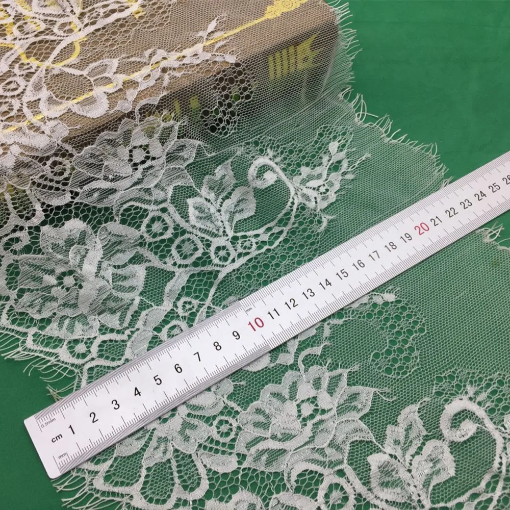 New Hot 25cm Wide 3yards Voile Embroidered Lace trim White Black Shiny Eyelash Fabric Lace Sewing Applique Wedding Decoration
New Hot 25cm Wide 3yards Voile Embroidered Lace trim White Black Shiny Eyelash Fabric Lace Sewing Applique Wedding Decoration
