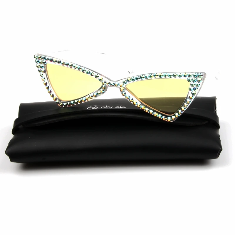 2018 Vintage Small Cat Eye Sunglasses Women pink yellow clear lens Triangle Rhinestone Luxury Ladies Fashion Shades Oculos
2018 Vintage Small Cat Eye Sunglasses Women pink yellow clear lens Triangle Rhinestone Luxury Ladies Fashion Shades Oculos