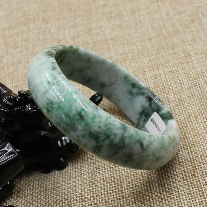 3625 Certified Grade "A" Natural Green Jadeite Jade Gems Bracelet Bangle 59mm 10.20 40
3625 Certified Grade "A" Natural Green Jadeite Jade Gems Bracelet Bangle 59mm 10.20 40