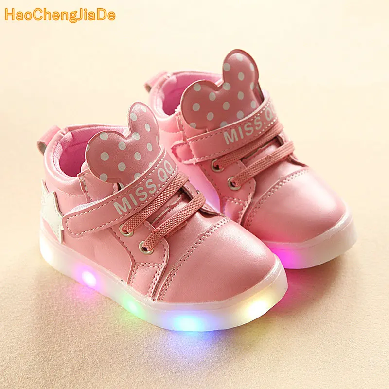 HOT SALES Kids Boys Girls LED Light Up Shoes Luminous Glowing Sneakers Baby Children Shoes
HOT SALES Kids Boys Girls LED Light Up Shoes Luminous Glowing Sneakers Baby Children Shoes