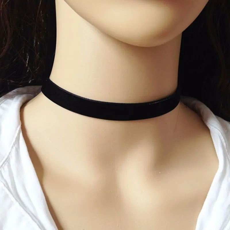 New Fashion Black Velvet Choker Vintage Necklace Women Collares Bijouterie Gothic Punk Collar Costume Jewelry Collier Trinket
New Fashion Black Velvet Choker Vintage Necklace Women Collares Bijouterie Gothic Punk Collar Costume Jewelry Collier Trinket