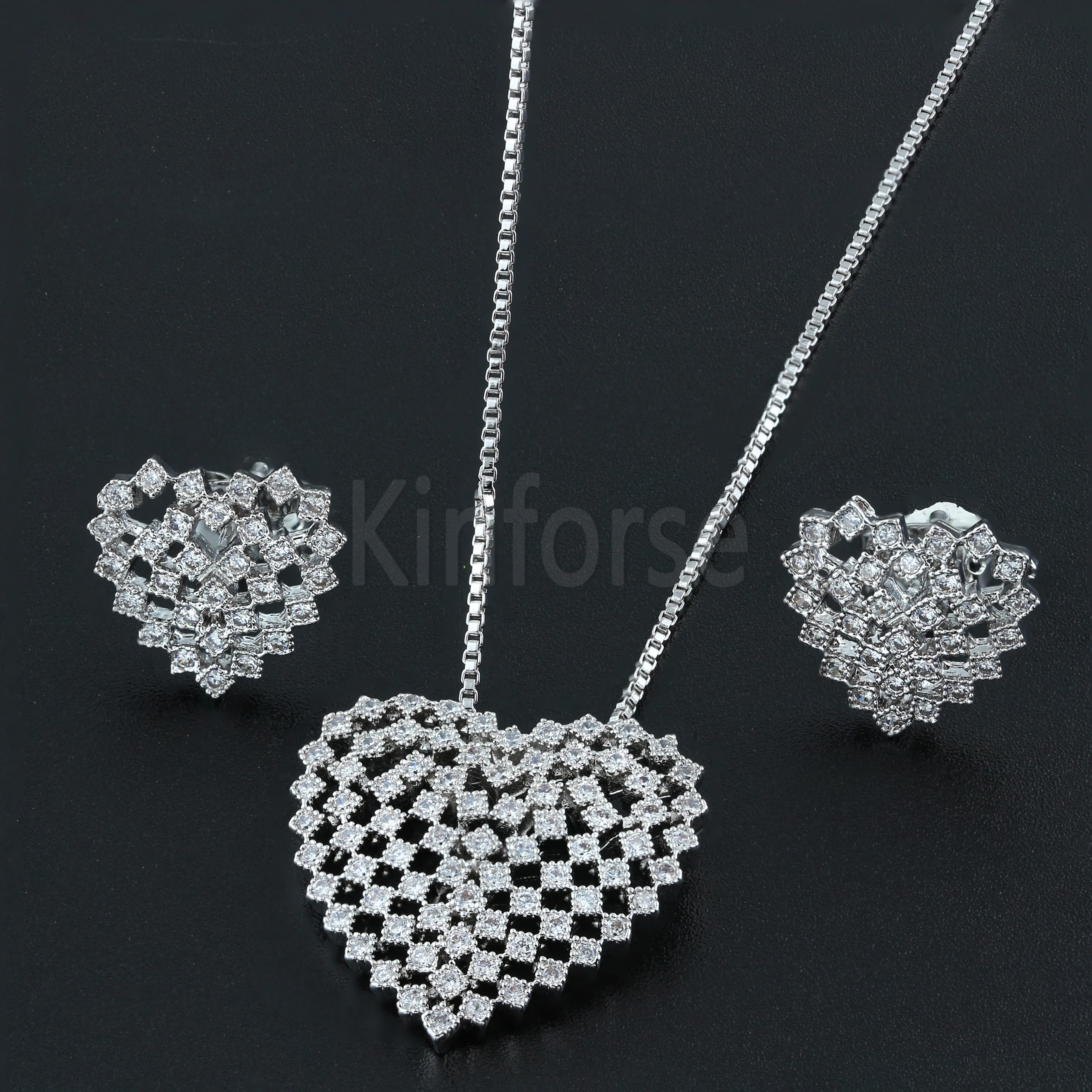 Kinforse Romatic Hollow Heart Jewelry Set Charm Cubic Zircon Pendant Necklace Earrings Set fr Women Fashion Jewelry SQM006584
Kinforse Romatic Hollow Heart Jewelry Set Charm Cubic Zircon Pendant Necklace Earrings Set fr Women Fashion Jewelry SQM006584