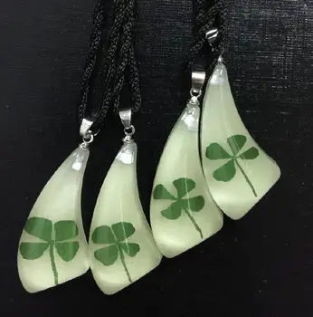 FREE SHIPPING 10 pcs real four leaf clover glow in dark style Knife shape fashion pendant
FREE SHIPPING 10 pcs real four leaf clover glow in dark style Knife shape fashion pendant