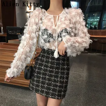 Alien Kitty Sexy Hollow Out Floral O-Neck Lace Lace Up Hook Flowers 2019 Sweet Korea Simple Casual Fashion Free Shirt 2 Colors
Alien Kitty Sexy Hollow Out Floral O-Neck Lace Lace Up Hook Flowers 2019 Sweet Korea Simple Casual Fashion Free Shirt 2 Colors