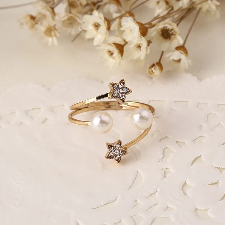 Creative Stars Imitation Pearl Ring Rhinestone Spiral Open Finger Rings for Women Wedding Engagement Adjustable Ring Jewelry
Creative Stars Imitation Pearl Ring Rhinestone Spiral Open Finger Rings for Women Wedding Engagement Adjustable Ring Jewelry