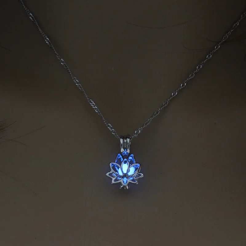 Luminous Glowing In The Dark Moon Lotus Flower Shaped Pendant Light in the Night Necklace For Women Yoga Prayer Buddhism Jewelry
Luminous Glowing In The Dark Moon Lotus Flower Shaped Pendant Light in the Night Necklace For Women Yoga Prayer Buddhism Jewelry