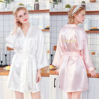 New Style Embroidery Ladies' Sexy Rayon Short Robe Women Elegant Print Bridesmaid wedding pajama Bathrobe Nightdress Size M-XXL
New Style Embroidery Ladies' Sexy Rayon Short Robe Women Elegant Print Bridesmaid wedding pajama Bathrobe Nightdress Size M-XXL