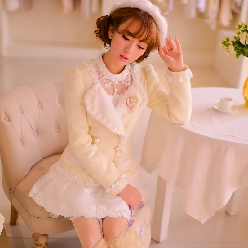 Princess sweet lolita coat Candy rain new Japanese style winter lace Cute fair maiden Add wool warm Thick coat C15CD5877
Princess sweet lolita coat Candy rain new Japanese style winter lace Cute fair maiden Add wool warm Thick coat C15CD5877