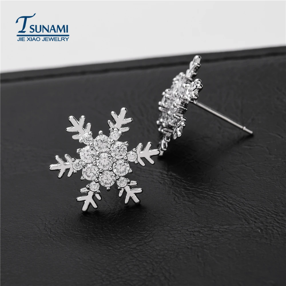 1Pair Snowflake Stud Earrings Cubic Zirconia Stone Jewelry Women Earrings Silver Color Engagement Earring Stud
1Pair Snowflake Stud Earrings Cubic Zirconia Stone Jewelry Women Earrings Silver Color Engagement Earring Stud