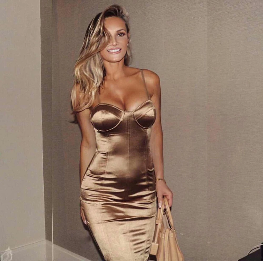 Sexy Midi Party Dress Bodycon Satin Shiny Party V Neck Sleeveless Split Back Cross Straps Gold Red Knee length Dresses Black
Sexy Midi Party Dress Bodycon Satin Shiny Party V Neck Sleeveless Split Back Cross Straps Gold Red Knee length Dresses Black