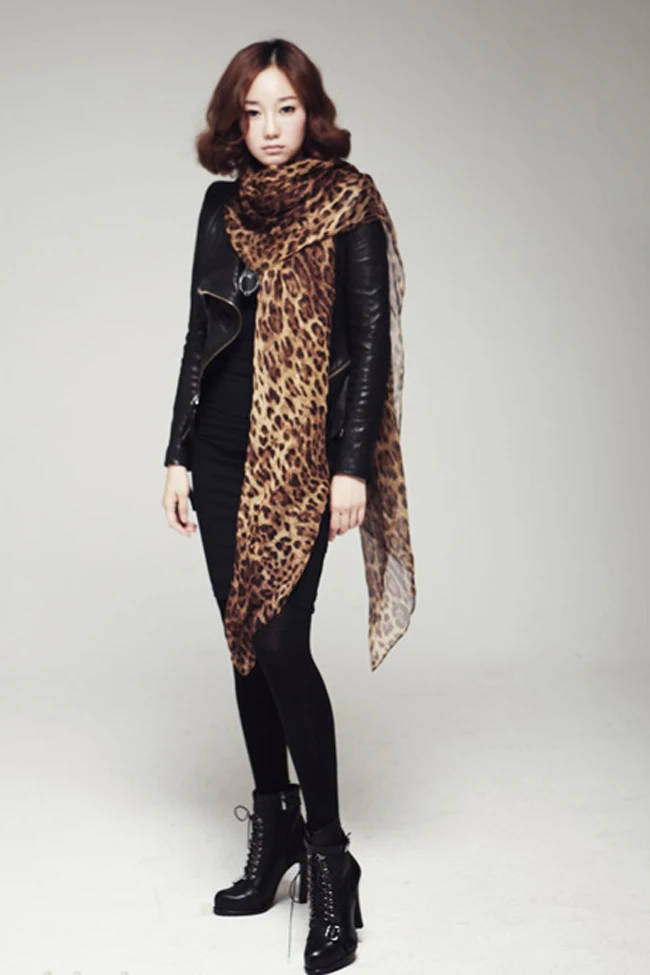 Long leopard Print Scarf Women Shawl Wraps Chiffon Scarves 
Long leopard Print Scarf Women Shawl Wraps Chiffon Scarves