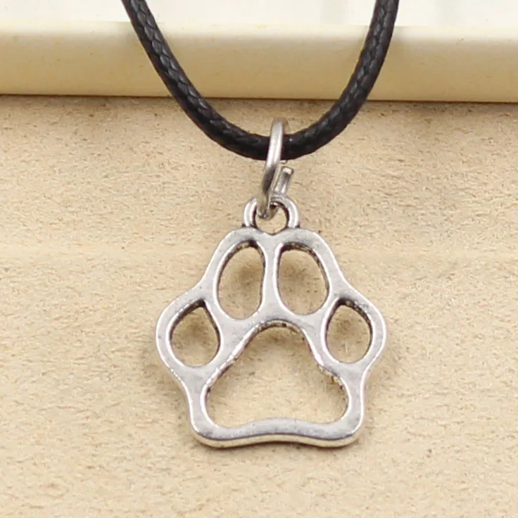 New Fashion Tibetan Silver Pendant dog paw Necklace Choker Charm Black Leather Cord Factory Price Handmade jewelry
New Fashion Tibetan Silver Pendant dog paw Necklace Choker Charm Black Leather Cord Factory Price Handmade jewelry