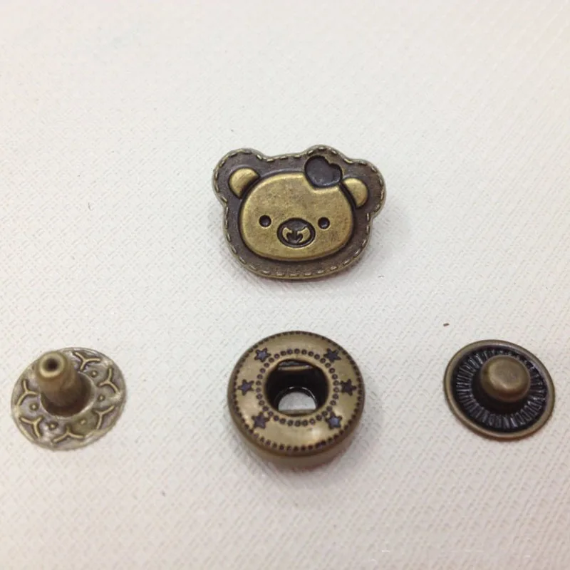 50PCS/Lot DIY Zinc Alloy Metal Snap Button Little Bear Snap Buckle Fastener Bronze Color(standard 633) Wholesale
50PCS/Lot DIY Zinc Alloy Metal Snap Button Little Bear Snap Buckle Fastener Bronze Color(standard 633) Wholesale