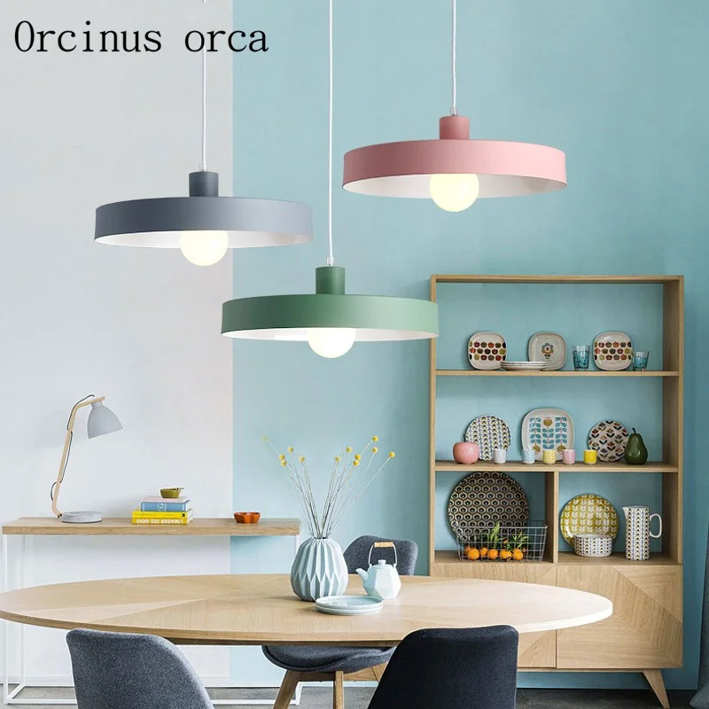 Nordic modern minimalist iron pendant lamp, living room restaurant, bar, creative personality color Chandelier free shipping
Nordic modern minimalist iron pendant lamp, living room restaurant, bar, creative personality color Chandelier free shipping