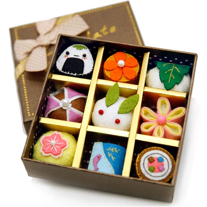 Special Pastry Box Free Cutting Manual Work Felt DIY Package Handmade Sewing Small Cake Box For Bedroom Desk Decor Size 12X12CM
Special Pastry Box Free Cutting Manual Work Felt DIY Package Handmade Sewing Small Cake Box For Bedroom Desk Decor Size 12X12CM