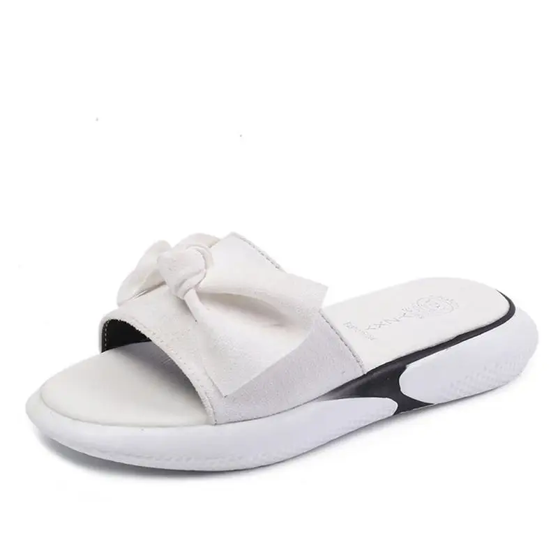 2018 new casual slippers female summer fashion wear thick bottom cute beach slippers.
2018 new casual slippers female summer fashion wear thick bottom cute beach slippers.