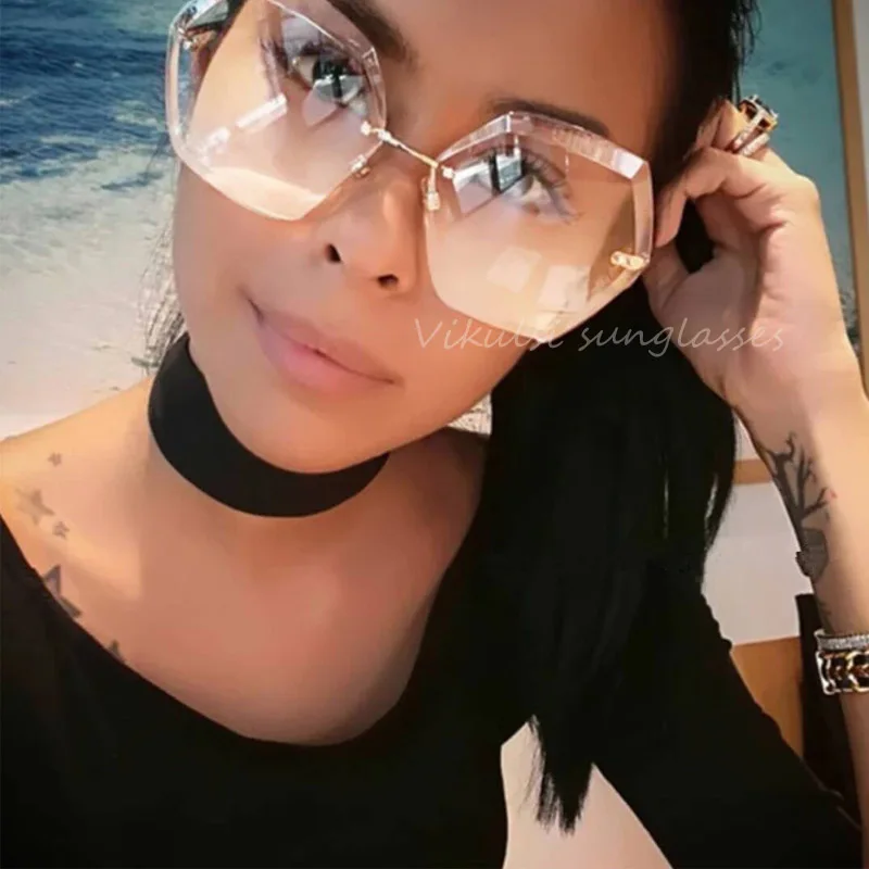 Fashion Lady Oversized Rimless Clear Sunglasses Women Big Glasses Frame 2017 New Brand Designer Gradient Sun Glasses For Female
Fashion Lady Oversized Rimless Clear Sunglasses Women Big Glasses Frame 2017 New Brand Designer Gradient Sun Glasses For Female