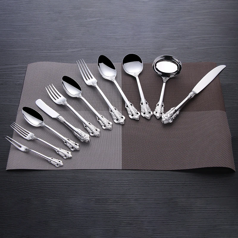 1pcs Retro Silver Tableware Vintage Western Dinnerware Set Stainless steel Dinner Knife Fork Spoon Wedding Party Cutlery Gift
1pcs Retro Silver Tableware Vintage Western Dinnerware Set Stainless steel Dinner Knife Fork Spoon Wedding Party Cutlery Gift