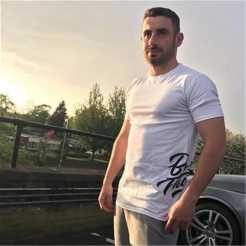 2019 hot new summer cotton sports fashion casual men's black and white T-shirt trend fitness quick dry short sleeves
2019 hot new summer cotton sports fashion casual men's black and white T-shirt trend fitness quick dry short sleeves