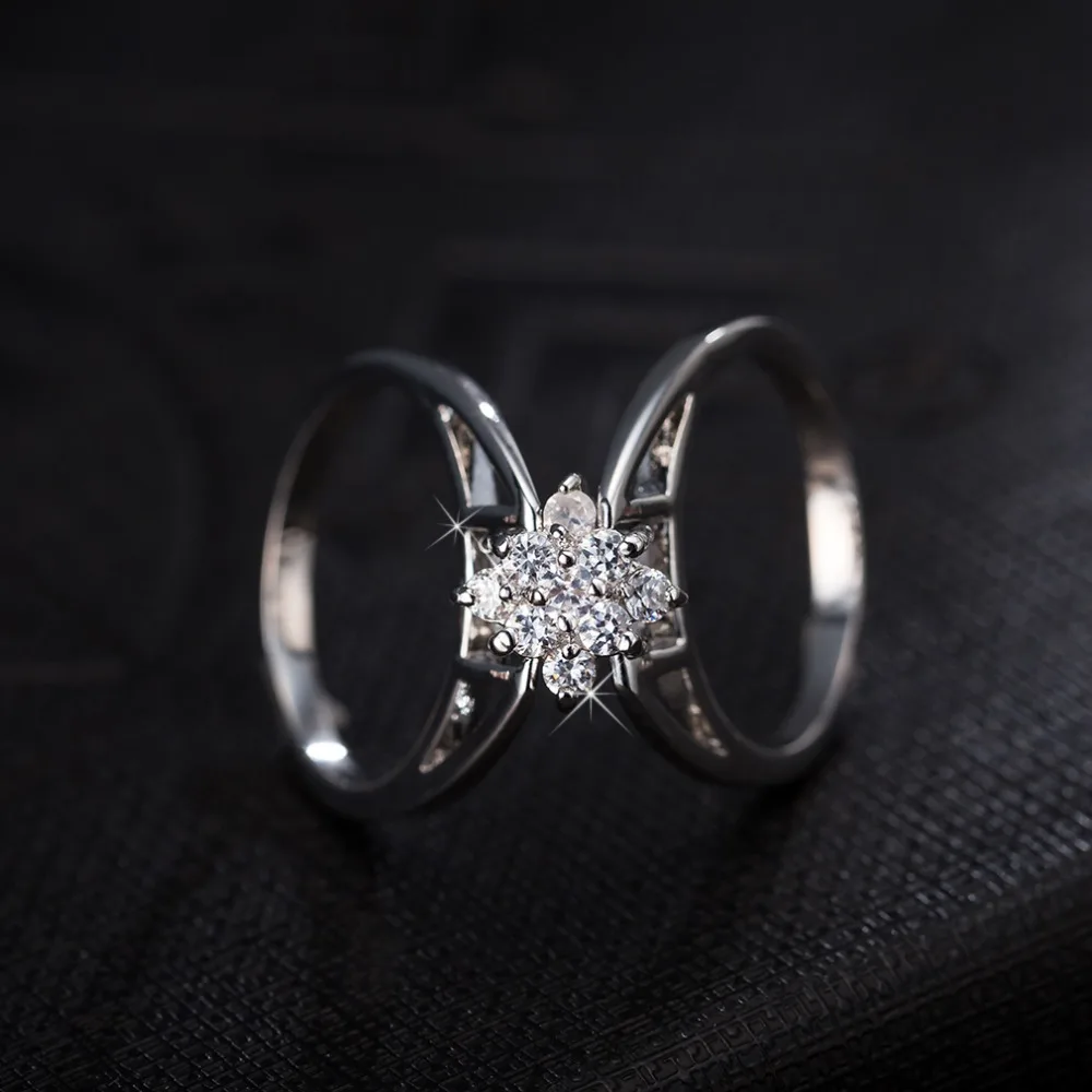 Created Design Two Sides Flower and Square Shape AAA Crystal Ring for Women Silver Color Wedding Ring Trendy Jewelry for Lover
Created Design Two Sides Flower and Square Shape AAA Crystal Ring for Women Silver Color Wedding Ring Trendy Jewelry for Lover
