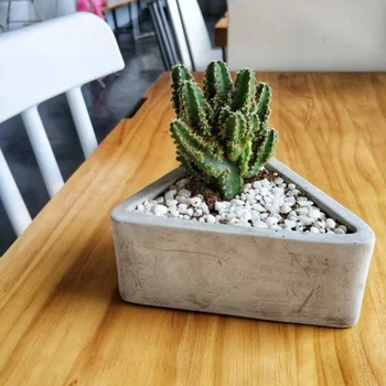 DIY Cement Craft Clay Vase Small Flower Mould Triangular Planter Silicone Concrete Mold Succulent plant Pot Mold
DIY Cement Craft Clay Vase Small Flower Mould Triangular Planter Silicone Concrete Mold Succulent plant Pot Mold