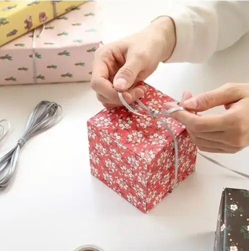 10Pcs/Set Red Flowers Gift Box with Ribbon and Tags Party Favor Box Birthday Christmas New Year Treats Goodie Cookie Box
10Pcs/Set Red Flowers Gift Box with Ribbon and Tags Party Favor Box Birthday Christmas New Year Treats Goodie Cookie Box