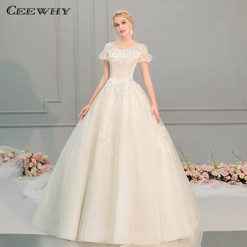 CEEWHY Short Sleeve Ball Gown Turkey Wedding Dress 2019 Muslim Wedding Gown Appliques Beaded Bride Dress Vestido de Festa Longo
CEEWHY Short Sleeve Ball Gown Turkey Wedding Dress 2019 Muslim Wedding Gown Appliques Beaded Bride Dress Vestido de Festa Longo