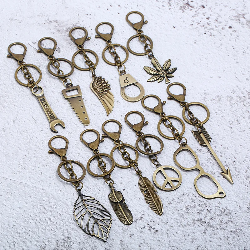 Vintage Creative Alloy Leaf Glasses Feather Pendant Keychain Unisex Fashion Personality Backpack Car Key Accessories Jewelry
Vintage Creative Alloy Leaf Glasses Feather Pendant Keychain Unisex Fashion Personality Backpack Car Key Accessories Jewelry