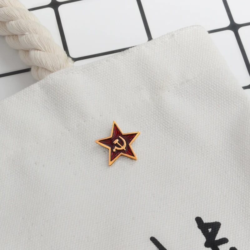 Red star Hammer Sickle Communism Symbol USSR Brooch Pin badge Cold War Soviet CCCP Enamel pin Hat Backpack Jewelry for Women Men
Red star Hammer Sickle Communism Symbol USSR Brooch Pin badge Cold War Soviet CCCP Enamel pin Hat Backpack Jewelry for Women Men