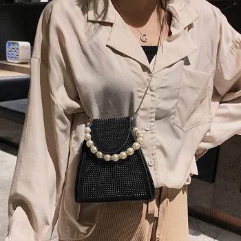 Retro 2019 New Shiny Messenger Chain Bag Female Trend Korean Version of The Wild Pearls Rhinestone Fashion Shoulder Bag
Retro 2019 New Shiny Messenger Chain Bag Female Trend Korean Version of The Wild Pearls Rhinestone Fashion Shoulder Bag