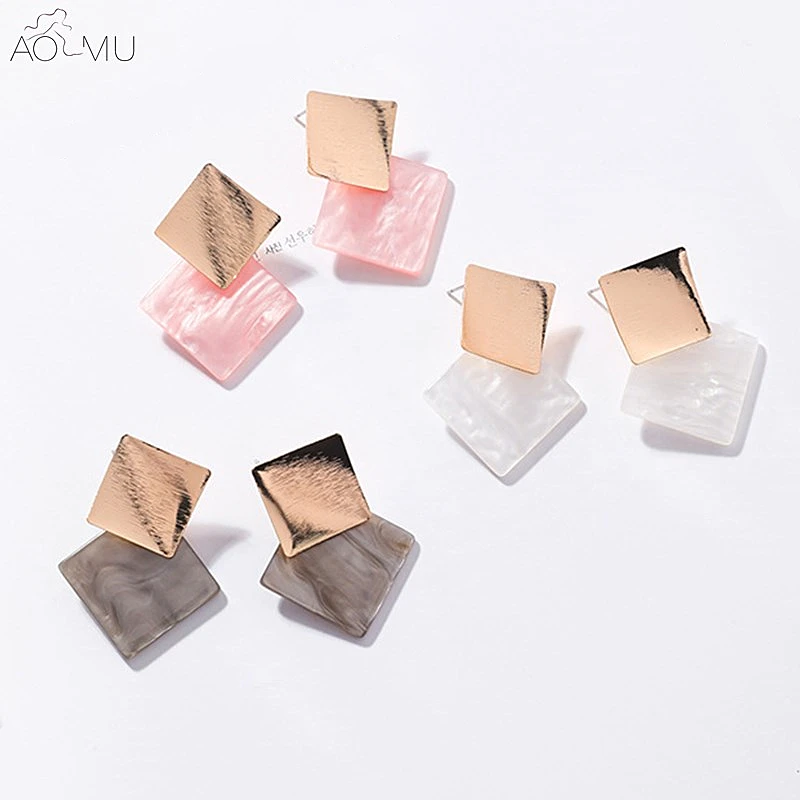 AOMU 2018 New Korea Design Metal Scrub Square Shell Splice Stud Earrings for Women Girl Summer Acrylic Ear Jewelry Gift
AOMU 2018 New Korea Design Metal Scrub Square Shell Splice Stud Earrings for Women Girl Summer Acrylic Ear Jewelry Gift