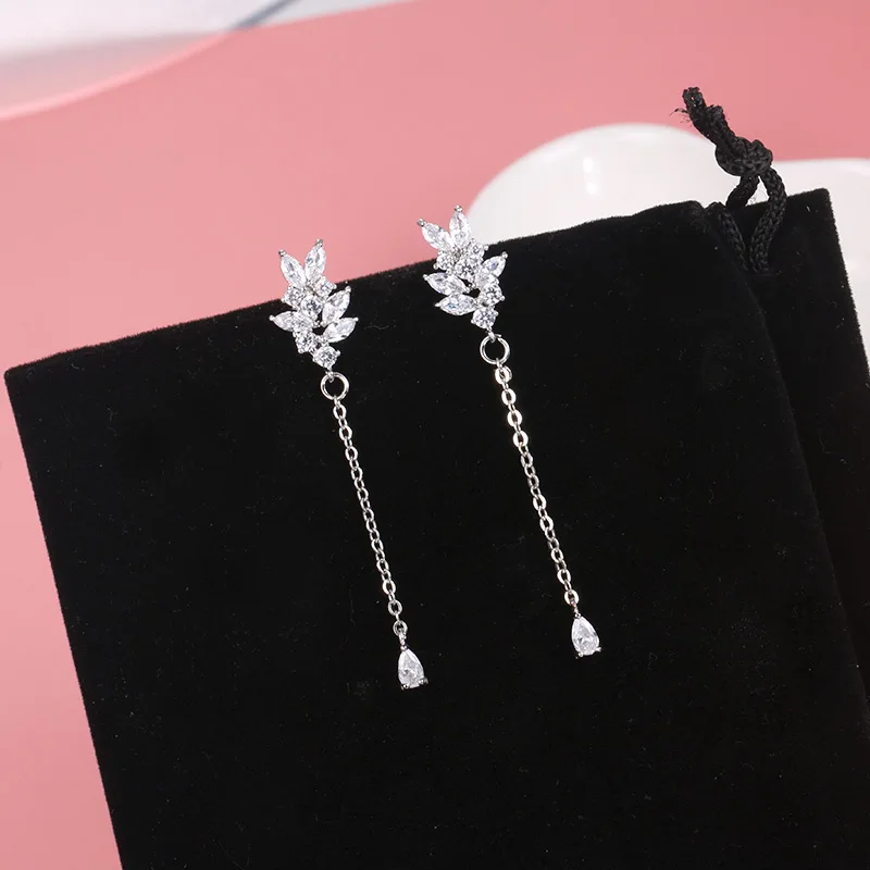 WEIMANJINGDIAN High Quality Marquise and Teardrop Cubic Zirconia Drop Earrings in White Gold Color
WEIMANJINGDIAN High Quality Marquise and Teardrop Cubic Zirconia Drop Earrings in White Gold Color
