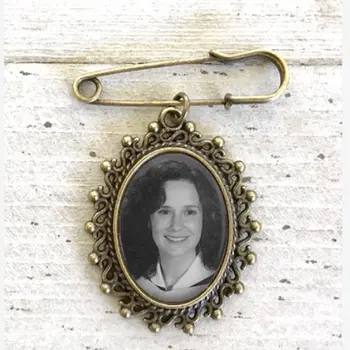Personalized Wedding photo Boutonniere Pin Keepsake Broach, customize bride Lapel Pin, Memorial Photo Pin, Gift For Groom
Personalized Wedding photo Boutonniere Pin Keepsake Broach, customize bride Lapel Pin, Memorial Photo Pin, Gift For Groom
